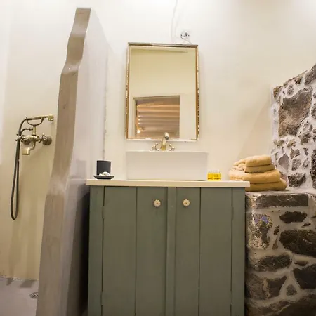 Pyrgos Stone House * Emporeiós