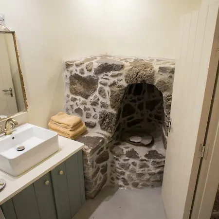 Pyrgos Stone House Hébergement de vacances *