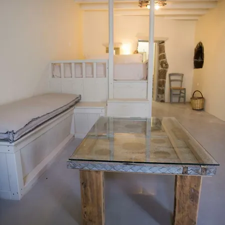 Pyrgos Stone House Hébergement de vacances