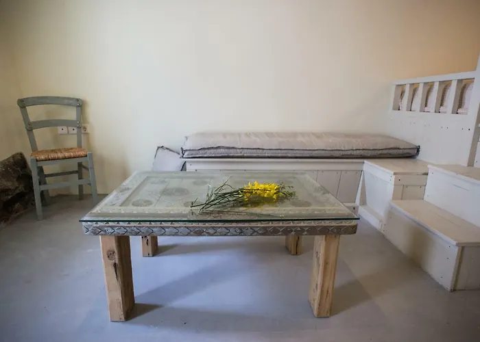 Pyrgos Stone House * Emporeiós