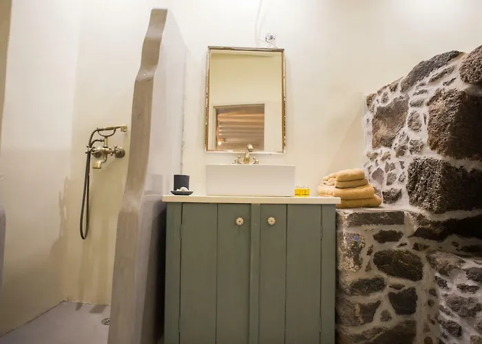 Pyrgos Stone House * Emporeiós