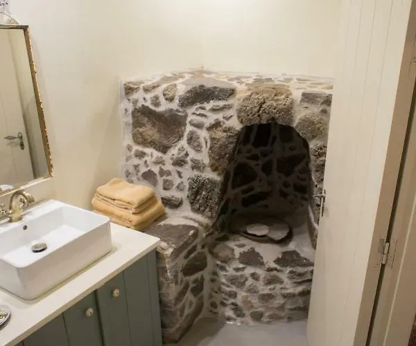 Pyrgos Stone House Tatil Evi *